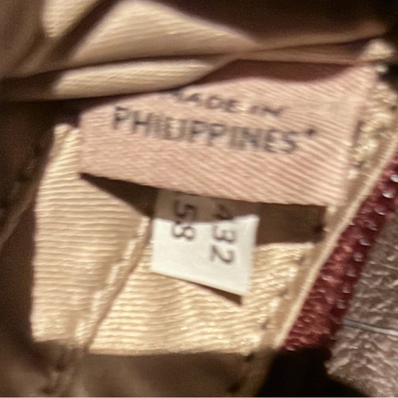 Women’s Coach Signature Small Wristlet Khaki & Passion Berry - Picture 5 of 5